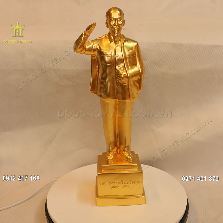 Tượng đồng B&aacute;c Hồ đứng d&aacute;t v&agrave;ng 24K